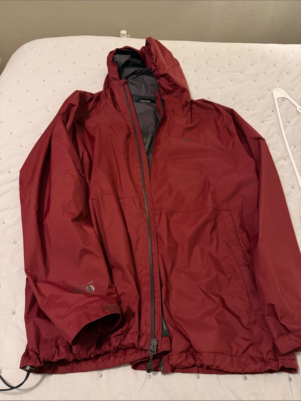 Mountain Hardwear Men's Hooded Rain Jacket - Deep Red